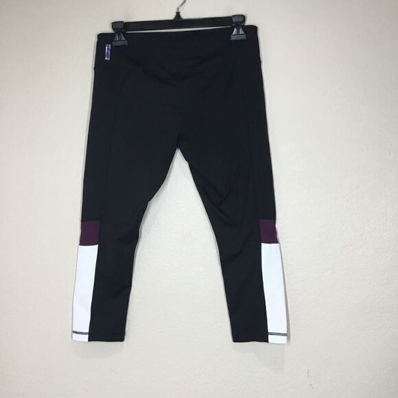 Zella Color Block Capris (E1) - Picture 2 of 6